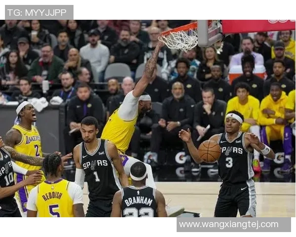 湖人轻取马刺，浓眉33分制胜