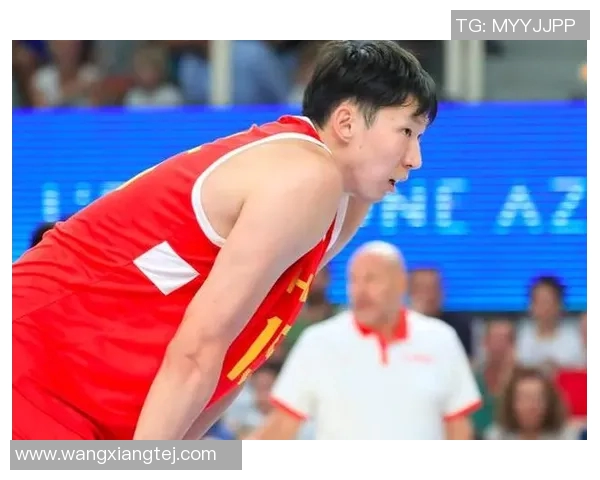 周琦代表中国参加篮球世界杯，成为国内热议焦点