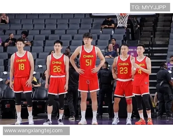 马刺主力球员赞中国男篮实力强劲，国际赛场再现精彩对决